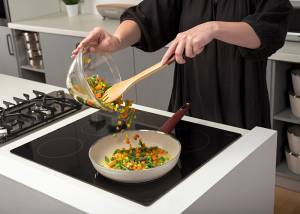 Κουτάλα ξύλινη Terrestrial με χερούλι σιλικόνης 30.5cm