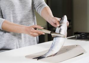 Εργαλείο απολέπισης ψαριών Misty με ανοξείδωτη λάμα 22.5cm