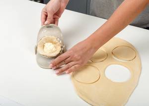 Φόρμα-πρέσα πλαστική για πιτάκια Misty 18cm