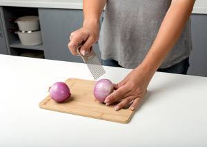 Ανοξείδωτο εργαλείο κοπής κρεμμυδιών Misty 10.5cm