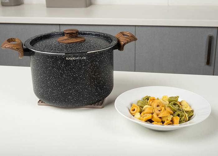 Κατσαρόλα με καπάκι-σουρωτήρι Nature και αντικολλητική επίστρωση stone 22cm
