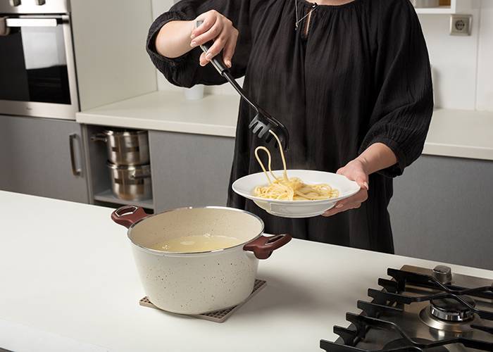 Κουτάλα ζυμαρικών Misty 34cm