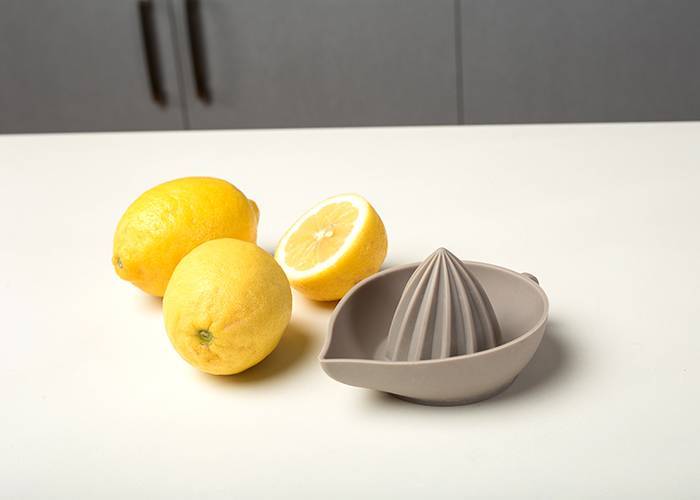 Αποχυμωτής χειρός πλαστικός Misty 13.5cm