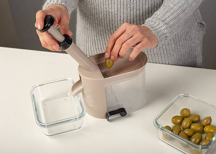 Συσκευή αφαίρεσης κουκουτσιών για κεράσια και ελιές Misty 19cm