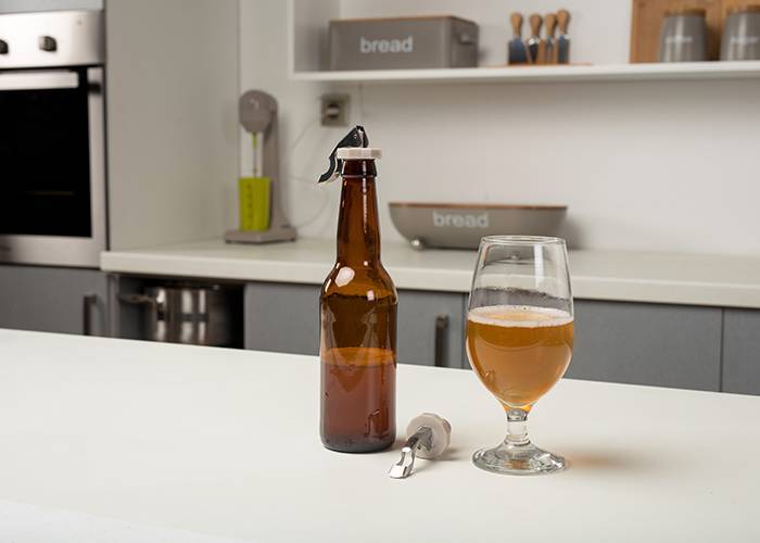 Πώμα πλαστικό & ανοιχτήρι μπουκαλιού Misty 9.5cm