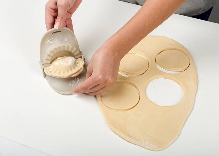 Φόρμα-πρέσα πλαστική για πιτάκια Misty 12cm