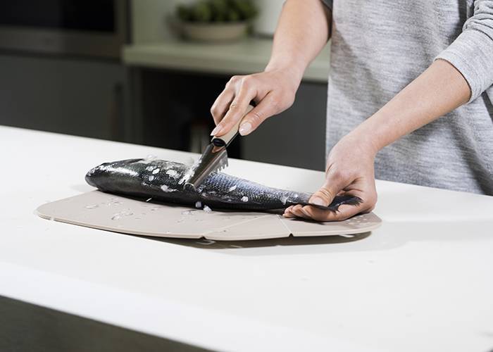 Εργαλείο απολέπισης ψαριών Misty με ανοξείδωτη λάμα 22.5cm