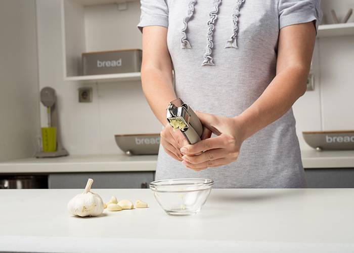 Πρέσα σκόρδου Misty 20.5cm