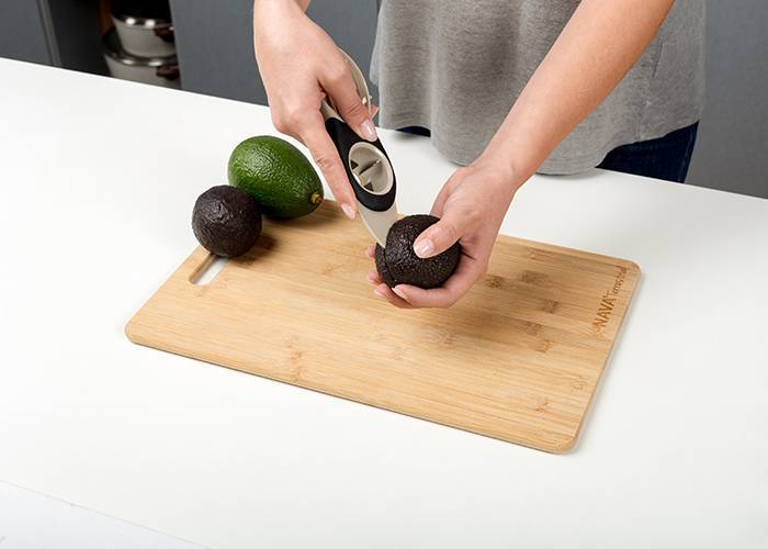 Κόπτης αβοκάντο πλαστικός Misty 19.5cm