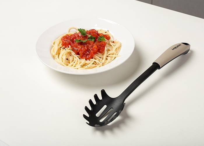 Κουτάλα ζυμαρικών Misty 34cm