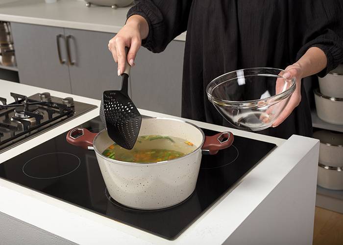 Κουτάλα-Στραγγιστήρι ζυμαρικών Misty 35cm