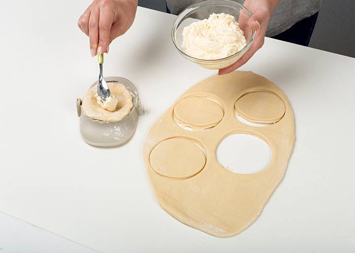 Φόρμα-πρέσα πλαστική για πιτάκια Misty 15cm