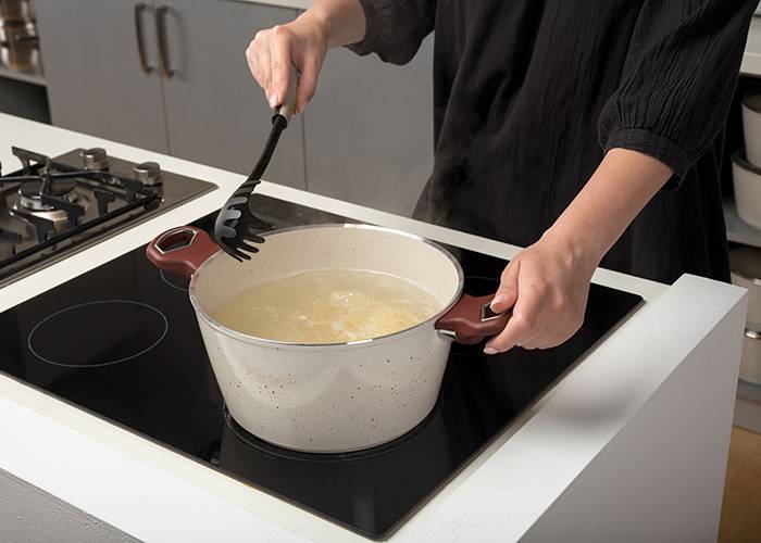 Κουτάλα ζυμαρικών Misty 34cm