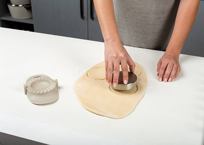 Φόρμα-πρέσα πλαστική για πιτάκια Misty 15cm